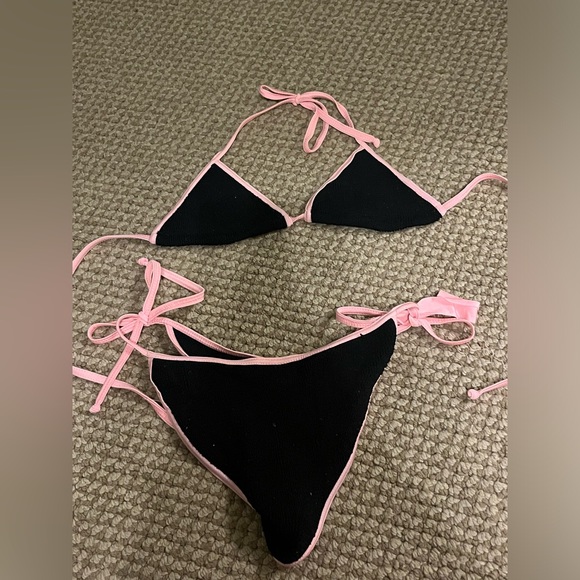 Hunza G OS Neon Pink/Black Bikini - Picture 4 of 6